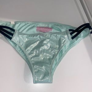 Victoria’s Secret pink swim bottom never worn